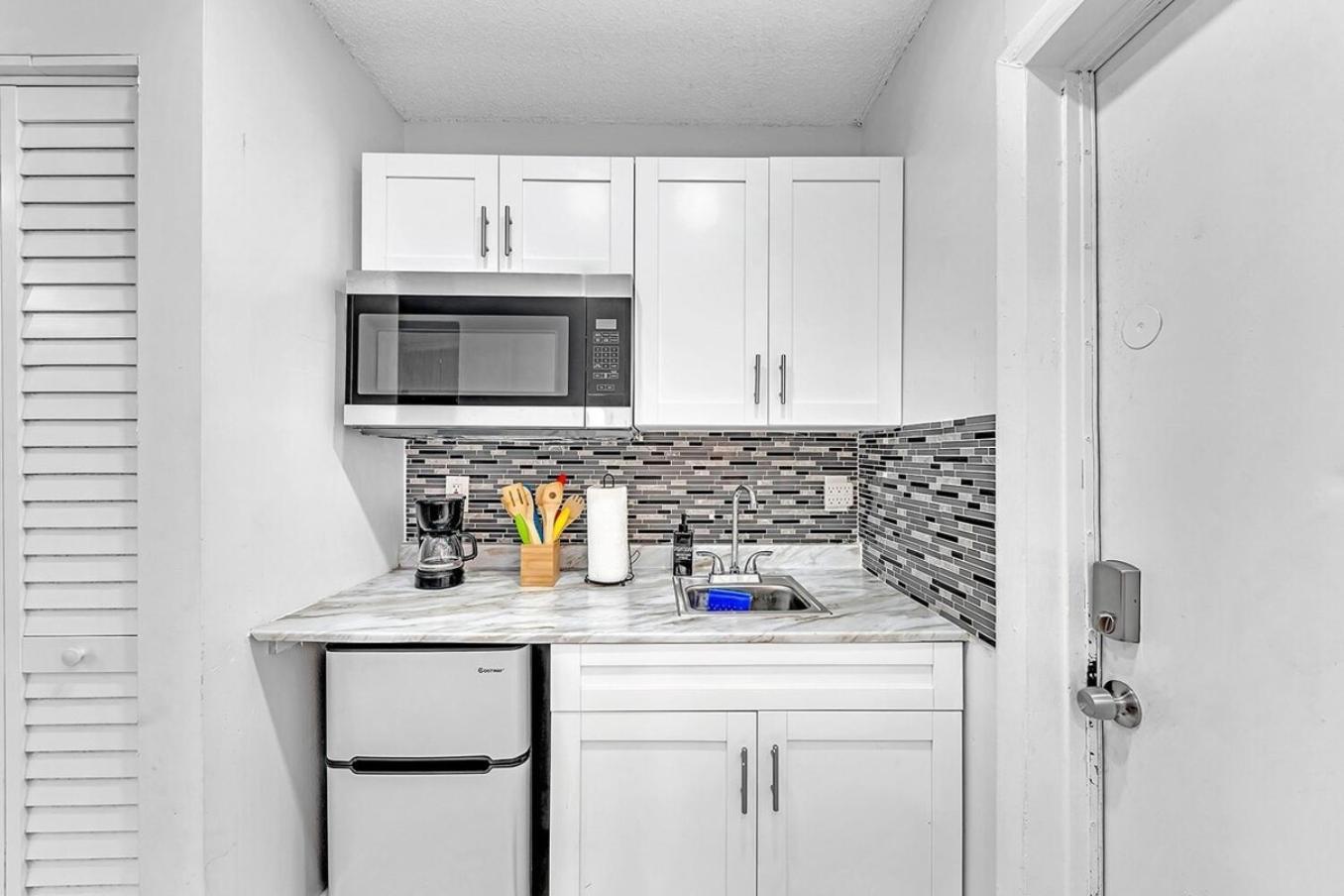 New 2 Bed Studio Close To Beach & Casino Ha04 Hollywood Exteriör bild